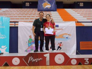 Erzincanlı Down Sendromlu Sporcu Masa Tenisinde Türkiye Şampiyonu Oldu