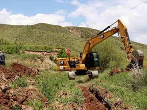 Van Büyükşehir Belediyesinin Tarımsal Faaliyetleri Çiftçilerin Yüzünü Güldürüyor