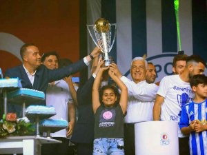 Başkan Gürün, Fethiyespor’un Şampiyonluk Kutlamalarına Katıldı
