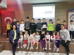 Karacabey’de Öğrencilere Afet Farkındalık Eğitimi Verildi