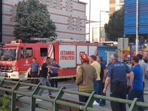 Ümraniye’de Korku Dolu Anlar: Önüne Gelene Bıçak Çekip İntihara Kalkıştı