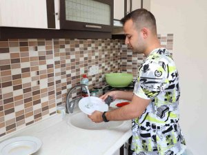 Üniversite Öğrencileri Evlerinde Aylık 5 Ton Suyu Ücretsiz Kullanıyor.