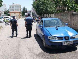 Motosiklet İle Otomobil Çarpıştı: 1 Yaralı