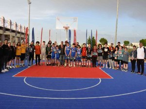 Afyonkarahisar’da 3x3 Sokak Basketbolu Gençlik Kupası Tamamlandı
