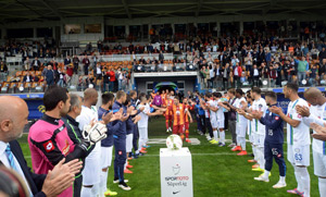 Rizesporlu Futbolcular Galatasaray'ı Alkışlarla Karşıladı