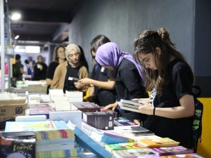 Merkezefendi’de 2 Bin Öğrenci Kitaplarla Buluştu