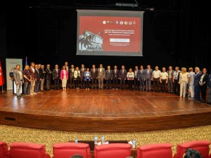 Uşak’ın Düşman İ̇şgalinden Kurtuluşunun 100. Yılı Uluslararası Sempozyumu Başladı