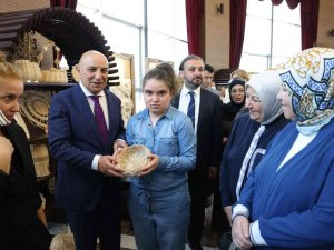 Keçmek Kursiyerleri Sertifika Alarak Hünerlerini Sergiledi