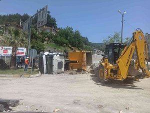 Kastamonu’da Taş Yüklü Kamyon Devrildi: 1 Yaralı