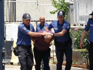 Suriyeli Kadına Tekme Atan Şahıs Tutuklandı