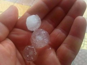 Kastamonu’da Fındık Büyüklüğündeki Dolu Yağışı Korkuttu