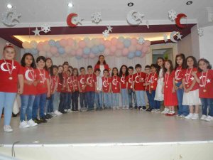 Minik Öğrenciler Ailelerine Yeteneklerini Gösterdi