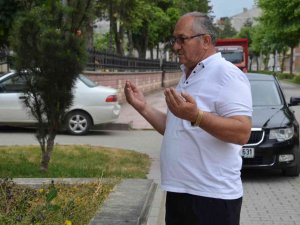 Yol Ortasındaki Türbe 37 Senedir Konuşulmaya Devam Ediyor