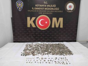Kütahya’da 2 Bin 880 Adet Sikke Ve 68 Adet Tarihi Obje Ele Geçirildi