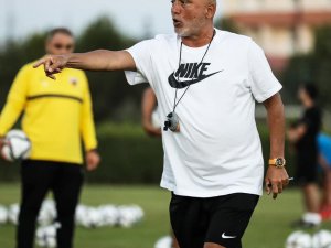 Kayserispor’da Hikmet Karaman’ın Sözleşmesi Sona Erdi