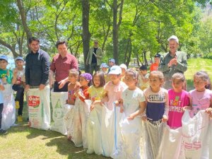 Kaymakam Vural, Çocuklarla Birlikte Çuval Yarışı Yaptı
