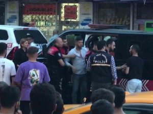 Sultanbeyli’de Genç Kıza Telefoncuda Taciz İddiası Mahalleyi Ayağa Kaldırdı