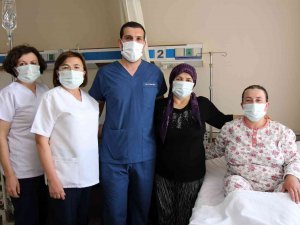 12 Santimetrelik Myomdan Ameliyatla Kurtuldu