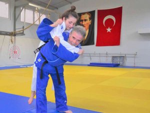 Judo Tutkusu Ve Çalışma Azmiyle 56 Yaşında Türkiye Şampiyonu Oldu
