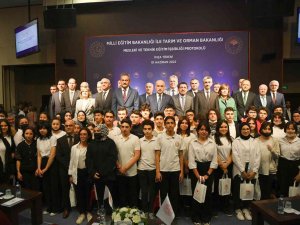 İ̇ki Bakanlık Mesleki Ve Teknik Eğitimde İş Birliği Yapacak