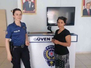 Cüzdanı Kaybettiğine 1 Gün Sonra Farkına Varıp, Kavuşunca Büyük Sevinç Yaşadı