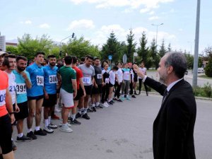Niğde Ömer Halisdemir Üniversitesi 30. Yıl Koşusu Yapıldı