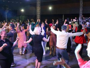 Pandeminin Gizli Kahramanları Moral Gecesinde Gönüllerince Eğlendiler