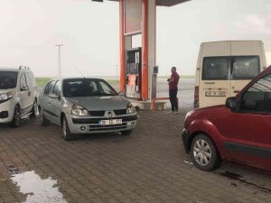 Kars’ta Dolu Yağışı Etkili Oldu