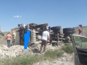 Kazada Kolu Kopan Sürücü Kaldırıldığı Hastanede Yaşamını Yitirdi