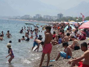 Antalya’ya Gelen Turist Sayısında Rekor Artış