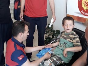 Parmağına Sıkışan Yüzüğü İtfaiye Ekipleri Çıkardı