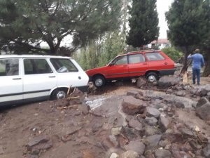 Manisa’da Bir İlçeyi Sel Vurdu