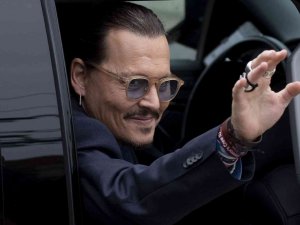 Johnny Deep, Amber Heard’a Açtığı Hakaret Davasını Kazandı