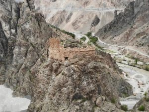 Sular Altında Kalacak Olan İlçenin Gün Yüzünde Kalan Tarihi Olacak