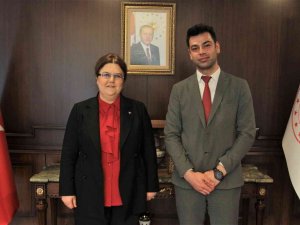 Bakan Yanık, Kronik Hastalara Elektrik Tüketim Desteği’nden Yararlanma Şartlarını Esnettiklerinin Müjdesini Verdi