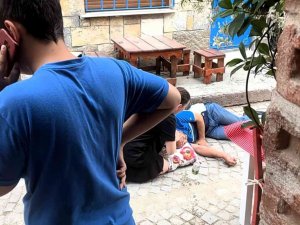 Ayvalık’ta Sokak Ortasında Silahlı Kavga 2 Yaralı