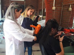 Toroslar Belediyesinin Meslek Kurslarında Kadınlara İş İmkanı