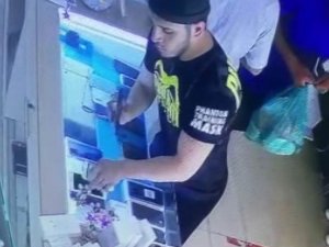 Cep Telefonu Hırsızının Alman Kimliğini Satın Alıp Türkiye’ye Giriş Yaptığı Ortaya Çıktı