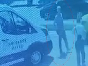 Ümraniye’de Kamyonetten Telefon Hırsızlığı Kamerada