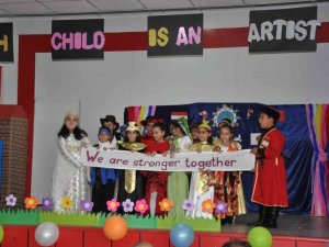 Kağızman’da Öğrenciler İngilizce Gösteri Yaptı