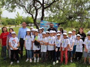 Hipodromda Piknik Yapan Ve Atlara Binen Çocuklar Doyasıya Eğlendi