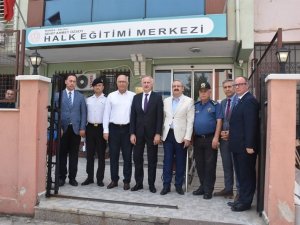 Salihli’de "Geri Dönüşüm Kütüphanesi" Açıldı