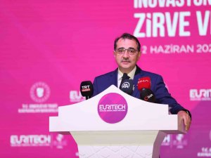 Bakan Dönmez: "Güneş Paneli Üretimiyle Avrupa’da Birinci, Dünyada Dördüncü Sıradayız"