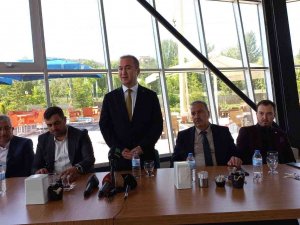 Kentin Ekonomisinin Kalkınması İçin 11 Siyasi Parti Aynı Masada Buluştu