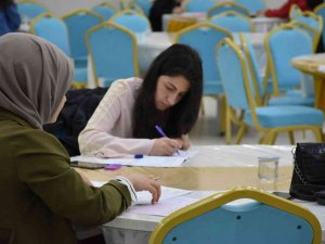 Tatvan Belediyesinden Öğrencilere Ücretsiz Deneme Sınavı Desteği