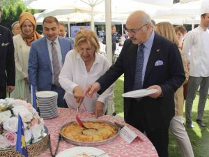 Dünya Kahvaltı Günü İ̇zmir’in Yöresel Lezzetleriyle Kutlandı