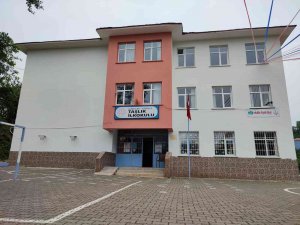 Fedakar Öğretmenler Okulu Boyuyor