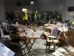 İ̇şçiler Yemekhaneyi Dağıttı