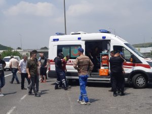 Tem’de Kamyon Ve Minibüs Çarpıştı: 5 Yaralı