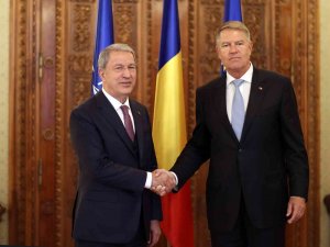Bakan Akar, Romanya Cumhurbaşkanı Iohannis İle Görüştü